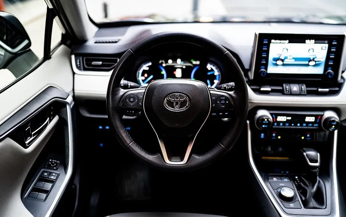 Toyota RAV4 cena 188000 przebieg: 33000, rok produkcji 2021 z Piaski małe 352
